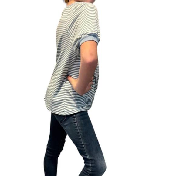 NEW HAYDEN LA girl's textured striped rib tucked hem tee in blue - Picture 2 of 2